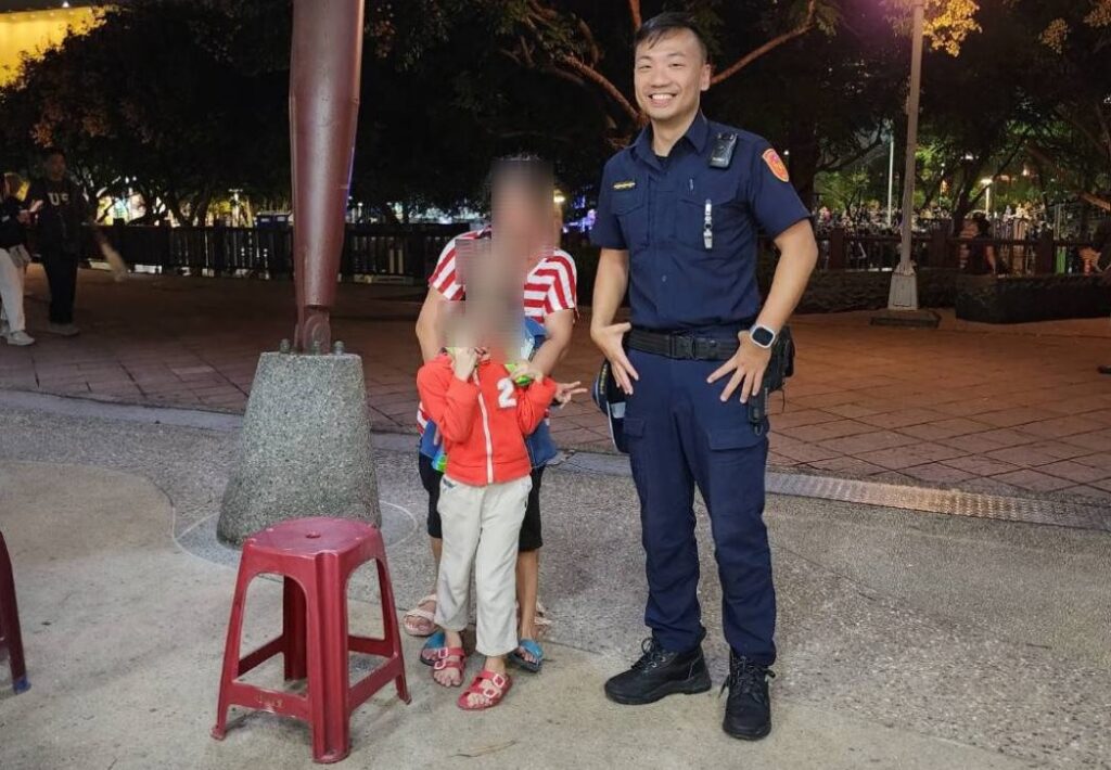 ▲圖說：警界鄭中基化身「正港人民保母」 （圖／台中市政府提供）