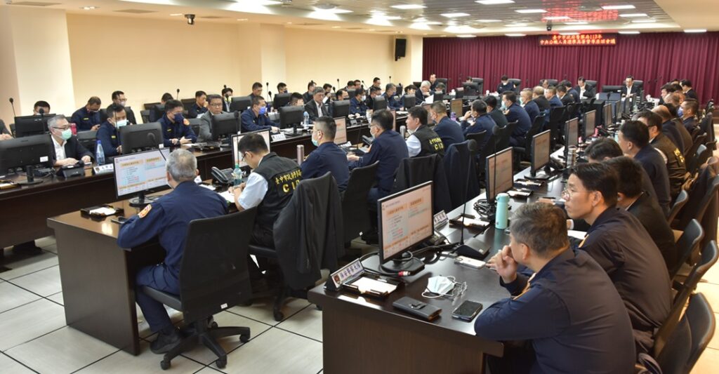 ▲圖說:警政署長聽取中市警局選舉查察及選舉安全維護工作簡報並舉行座談 (圖/台中市政府提供)