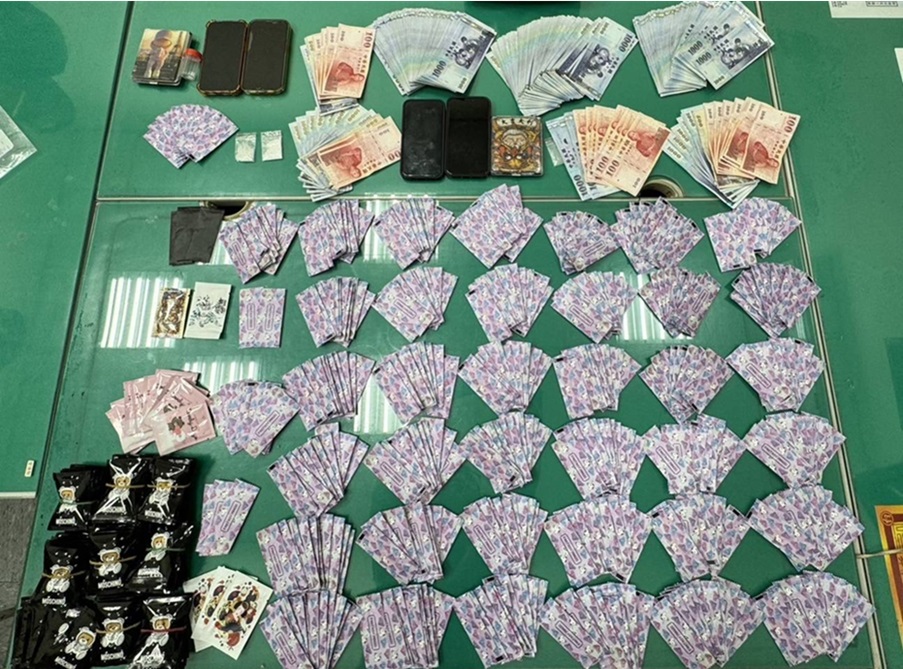 ▲圖說:警方起獲近500包的獨角獸毒咖啡包和愷他命數包 (圖/台中市政府提供)