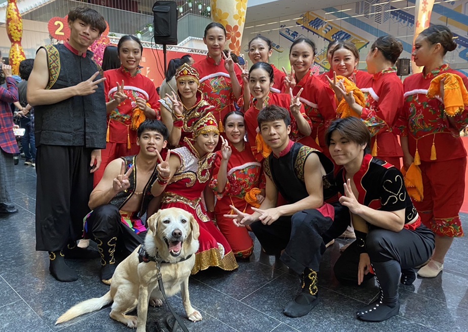 ▲圖說：警犬PINKY與LALA所到之處，都會引起一陣「卡哇依」的歡呼聲 （圖／台中市政府提供）