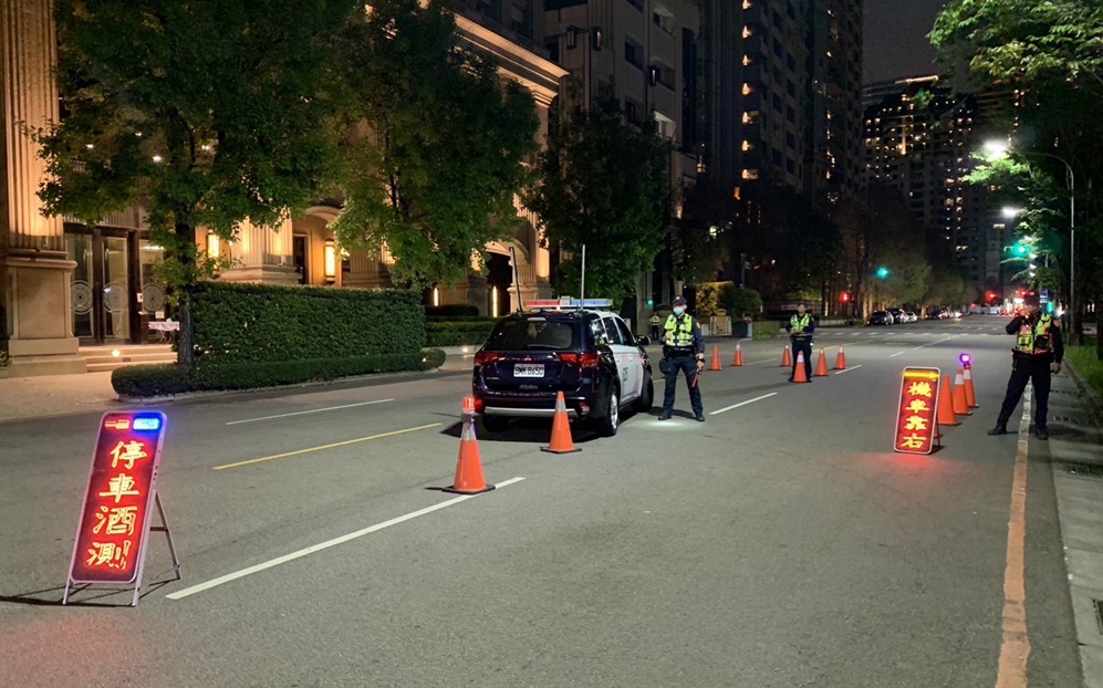 ▲圖說：中市警局強力執法取締酒駕，多點全面式布署攔檢勤務              （圖／台中市政府提供）