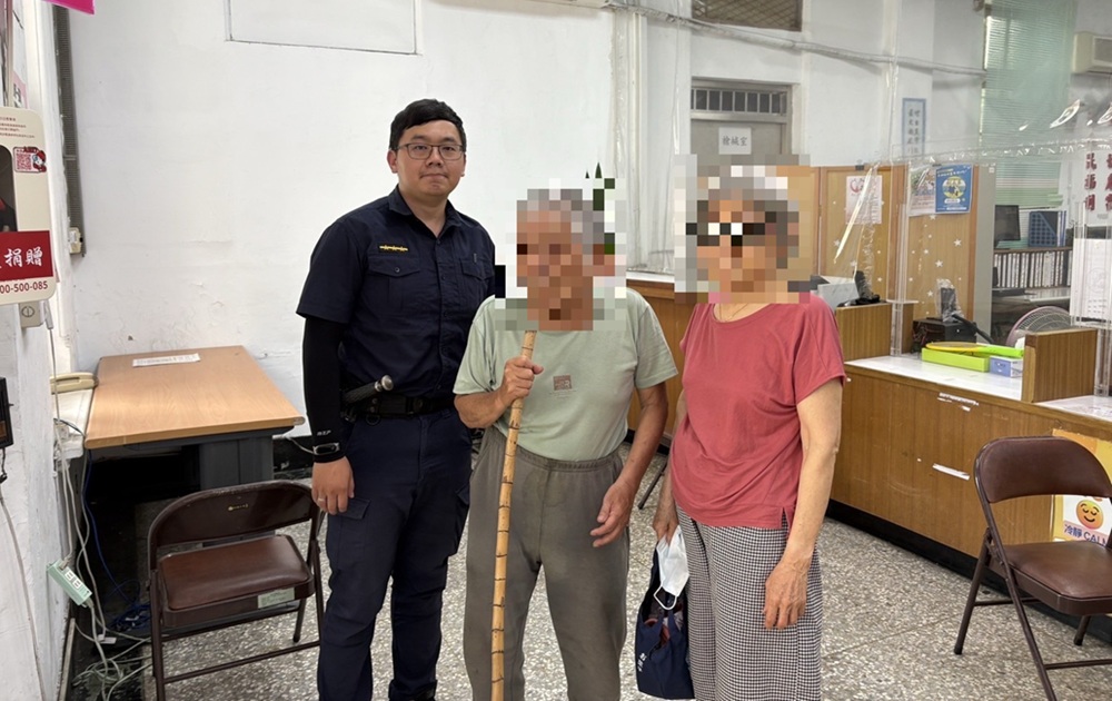 ▲圖說:西區派出所員警李振宏頂著烈日,在街頭尋獲走失的86歲李姓老翁 (圖/台中市政府 提供)