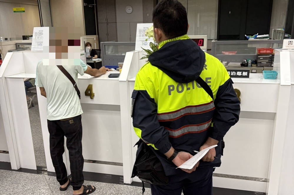 ▲圖說:徐男提領30萬給「三重埔女兒」? 員警細心追問下,原來是詐團教導應對關心提問說辭 (圖/台中市政府 提供)