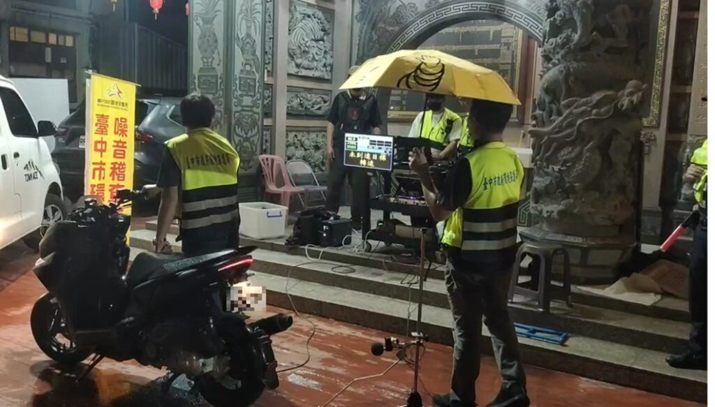 ▲圖說:不懼風雨,「環警監聯合稽查」取締噪音改裝車不停歇 (圖/台中市政府 提供)