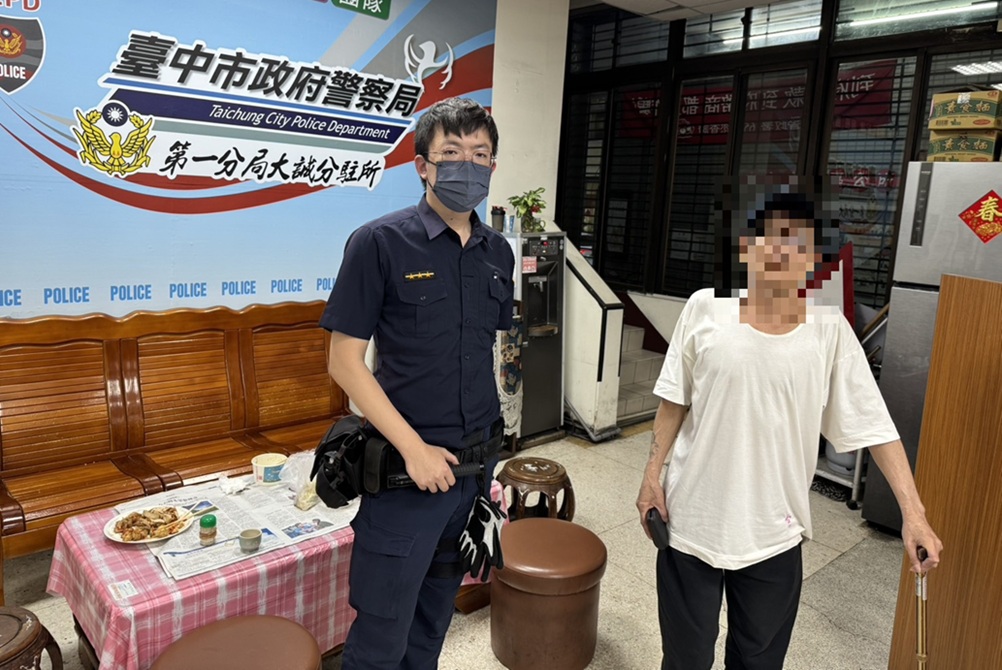 ▲圖說:員警依靠不確定的「666」車牌訊息,找到羅男搭乘的計程車,成功尋回遺失的皮夾 (圖/台中市政府 提供)