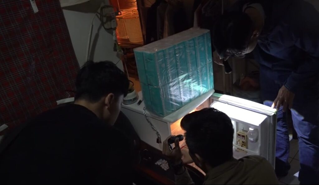 ▲圖說:林嫌將毒品藏匿於冰箱保鮮,並以鐵鍊上鎖,一樣遭警方破解搜出           (圖/台中市政府 提供)