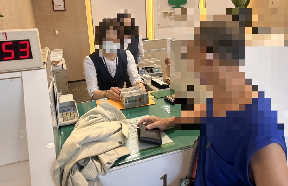 ▲圖說:蔡男臨櫃解定存並提領120萬元現金,行員擔心詐騙發生趕緊報警協助              (圖/台中市政府 提供)
