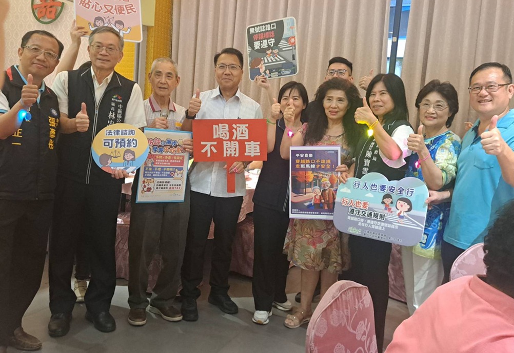 ▲圖說:第一分局深入校園、社區及長青學苑等場所,積極宣導「行人與駕駛人交通安全」 (圖/台中市政府 提供)