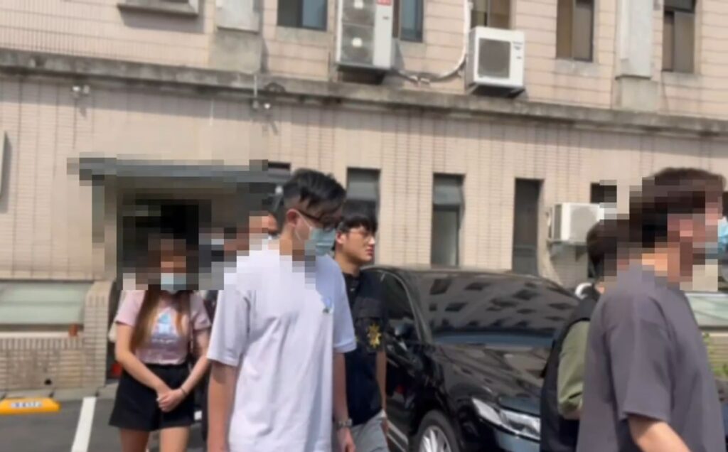 ▲圖說:中市刑大破獲博弈網站之洗錢機房,查獲綽號「阿森」男子為首等7人               (圖/台中市政府 提供)