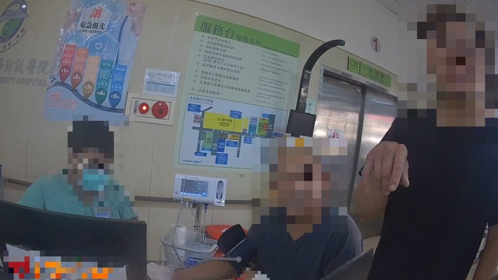 ▲圖說:巡邏員警接獲民眾求援,開燈鳴笛開道,3分鐘將斷指張男送達醫院急診室 (圖/台中市政府 提供)