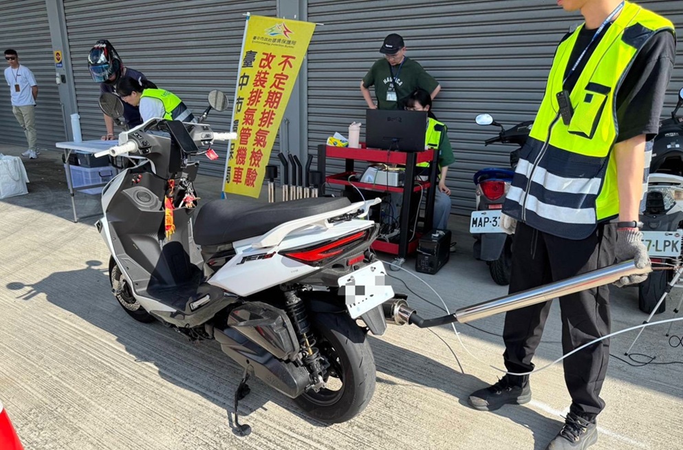 ▲圖說：中市政府於114年執行「環、警、監聯合稽查」157場次，共攔檢499輛疑似改裝噪音車，環保局當場裁罰135輛 （圖／台中市政府 提供）