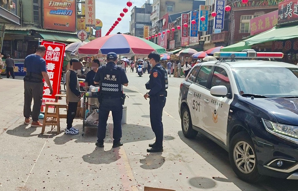 ▲圖說：部分商家於門前占路為王，再以各種名目向停車民眾收取高額費用，警方依法強力取締          （圖／雲林縣政府 提供）