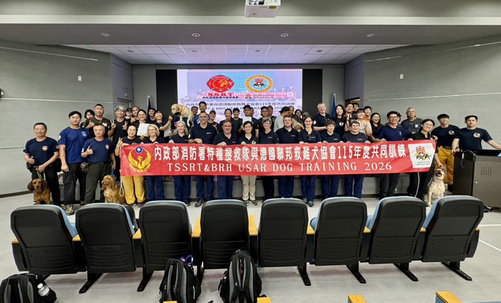 ▲圖說：中市刑大警犬Uhoo成功通過德國聯邦救難犬協會（BRH）舉辦的MT-Suche（Spur）高級路徑追蹤考試及MT-Negative氣味否定測驗 （圖／台中市政府 提供）