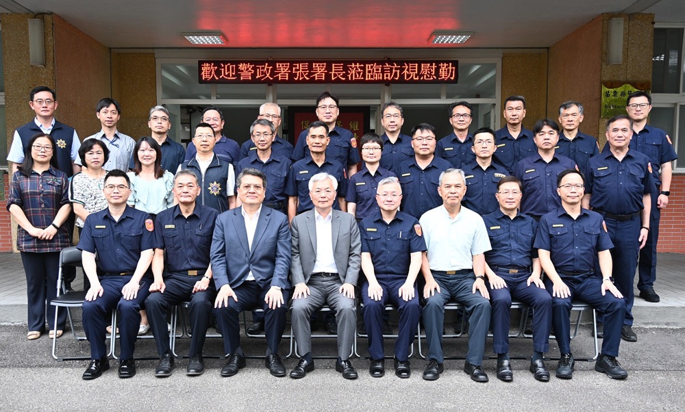▲圖說：警政署長張榮興蒞臨苗栗警察局，除了慰問白沙屯媽祖勤務辛苦付出的同仁外，也對苗栗警局表現表達肯定之意 （圖／苗栗縣政府 提供）