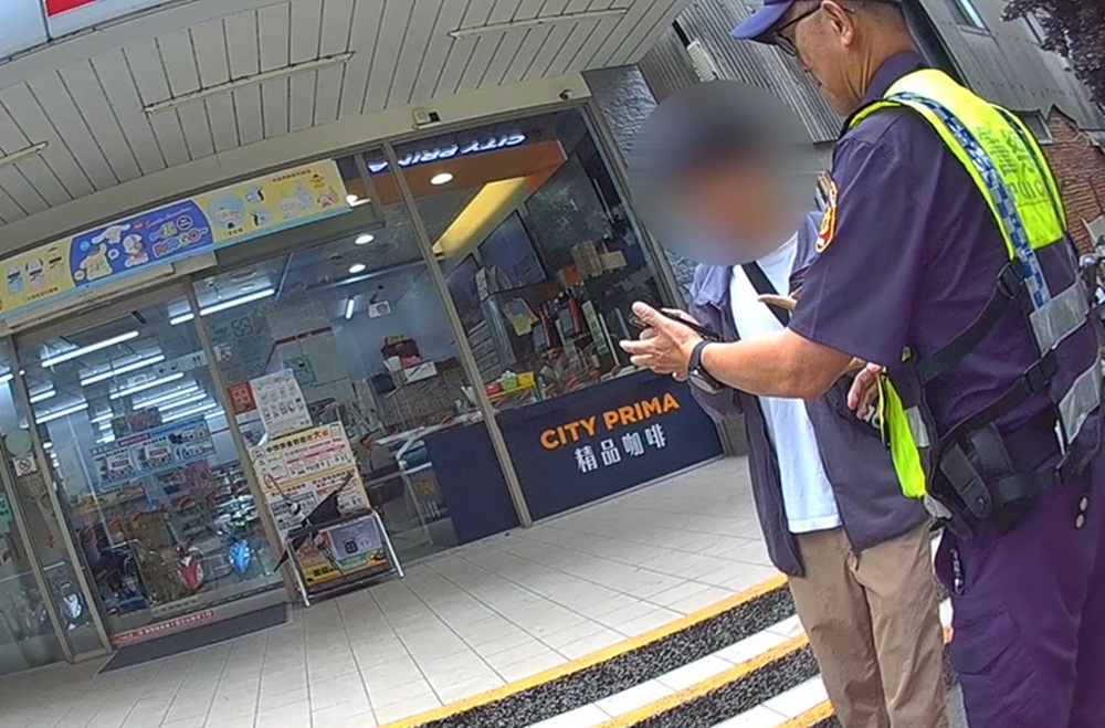 ▲圖說：20歲朱男接獲網友午餐邀約，卻被要求先購買遊戲點數，超商店員結帳時察覺有異報警協助 （圖／台中市政府 提供）