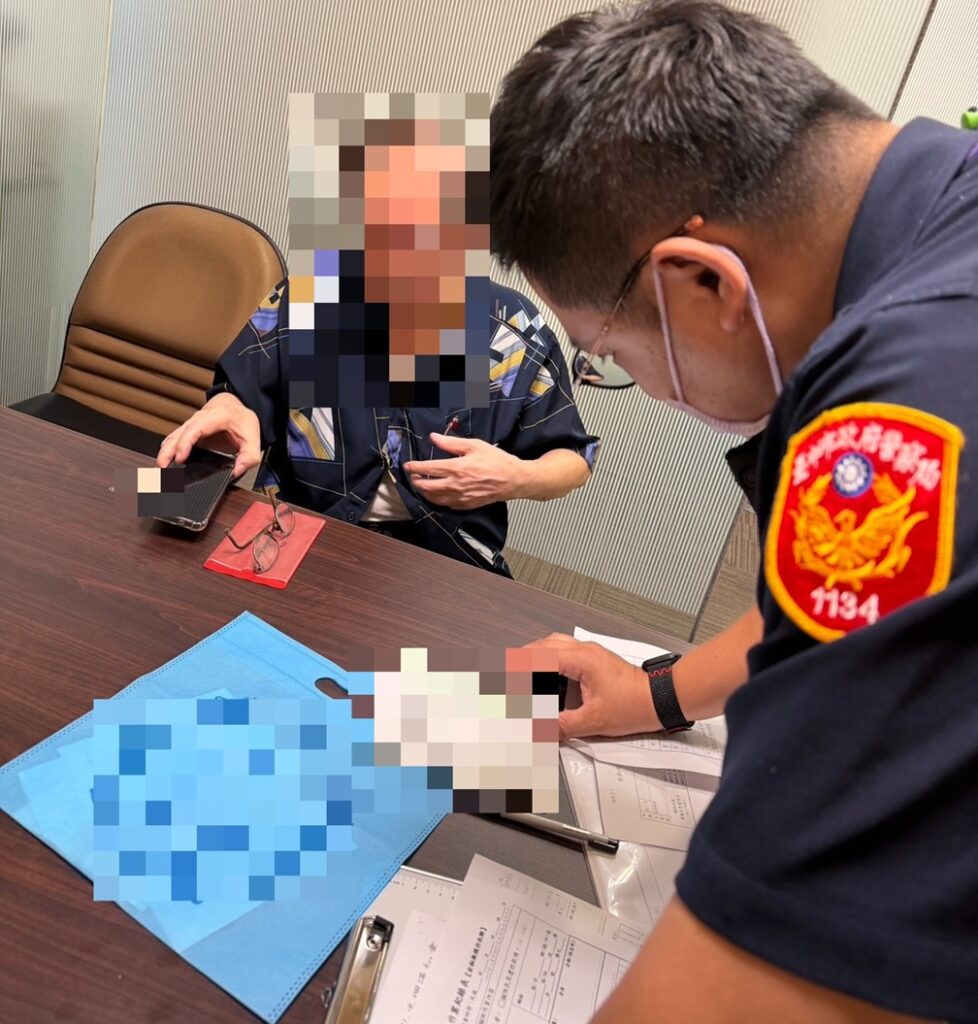 ▲圖說：張姓老翁欲提領53萬元購買網路保健品，銀行人員接獲老翁女兒事先提醒，趕緊報警協助 （圖／台中市政府 提供）