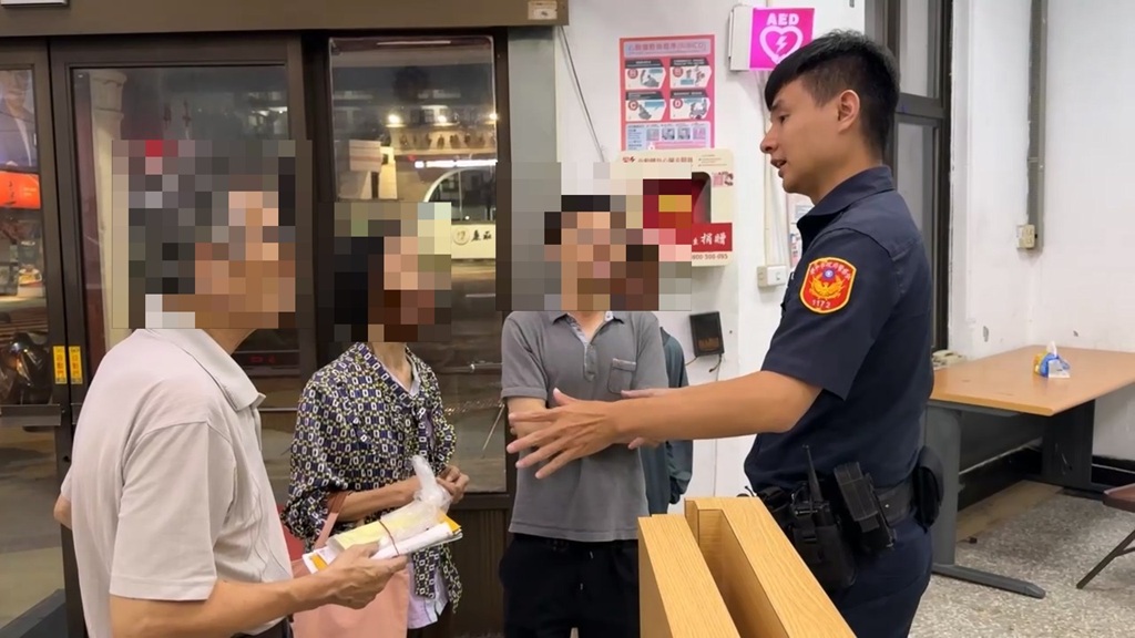 ▲圖說：70歲失智症邱男載著妻子看診後，卻獨自開車迷路街頭，幸好警方在一個小時後找到邱男 （圖／台中市政府 提供）