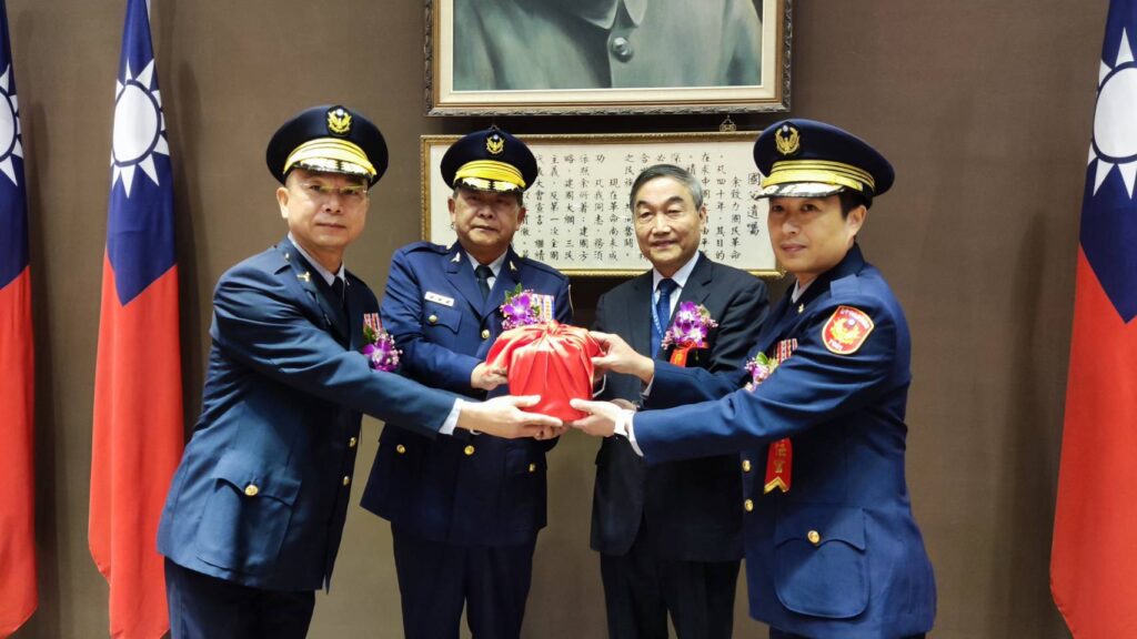 ▲圖說：中市警局舉行分局長、大隊長交接布達典禮            （圖／台中市政府提供）