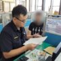 ▲圖說：東區分駐所員警透過皮夾內證件姓名上網搜尋，成功找到失主義大利的男子 NICOLA （圖／台中市政府 提供）