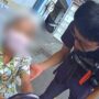▲圖說：90歲陳姓阿嬤在公車站牌下苦等已經停駛的客運，熱心民眾發現異常報警協助 （圖／台中市政府 提供）