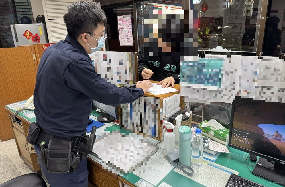 ▲圖說：韓籍柳姓旅客台灣自由行丟失錢包，急衝進警察局報案 （圖／台中市政府 提供）