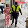▲圖說：員警於機車行內一眼認出再度走失的楊姓婦人 （圖／台中市政府 提供）