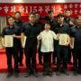 ▲圖說：臺中市長盧秀燕於治安會議中頒發「臺中市成功攔阻詐騙案件有功人員」感謝狀 （圖／台中市政府 提供）