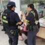 ▲圖說：72歲李婦表示要匯款給表姊還代墊旅費，行員發現收款人年紀不符，趕緊報警協助 （圖／台中市政府 提供）